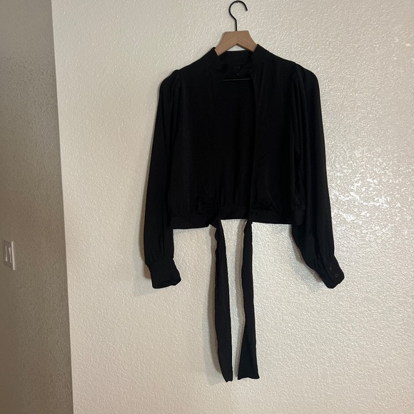 Banana Republic Factory Long Sleeve Cropped Open-Back Blouse - Picture 6 of 15